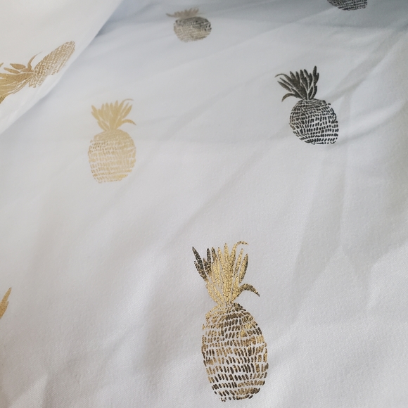 Room Essentials metallic pineapple sheet set - Picture 1 of 4